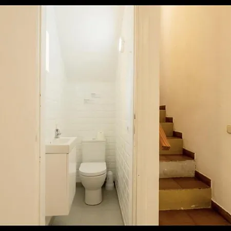 - 2 Bedroom Large Duplex With Double Terrace アパート アデヘ