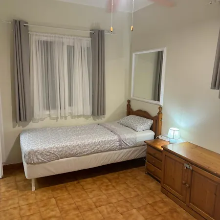 - 2 Bedroom Large Duplex With Double Terrace アデヘ