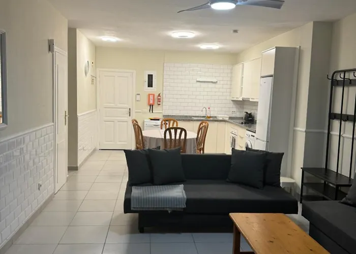 - 2 Bedroom Large Duplex With Double Terrace * Адехе